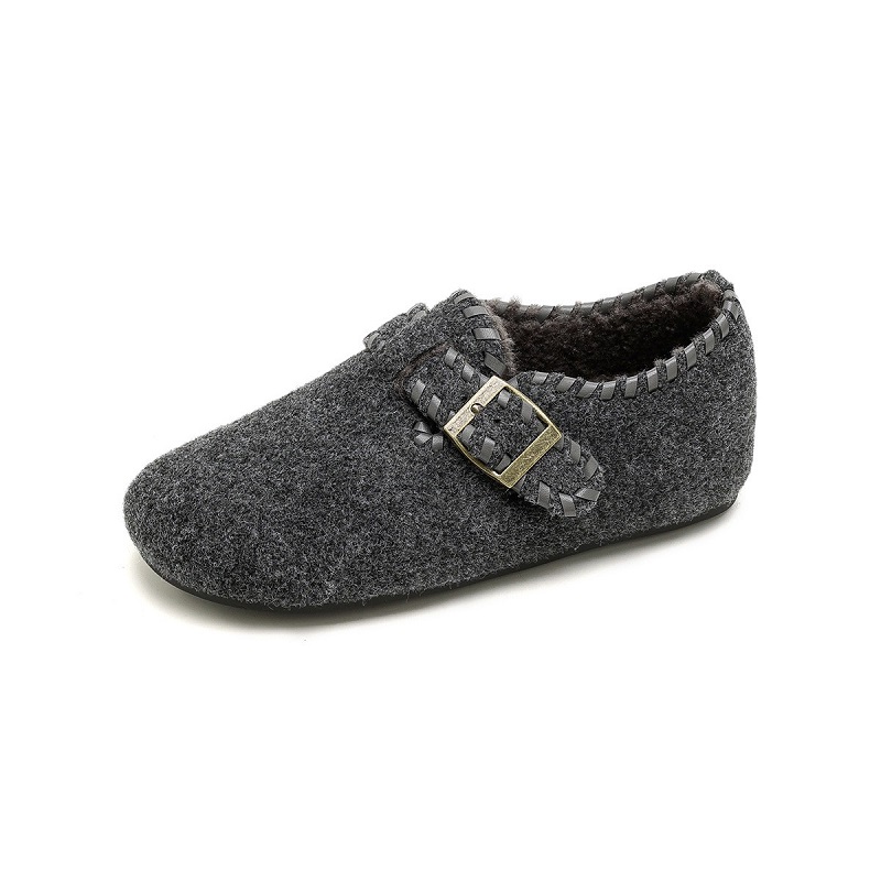 casual walking shoes