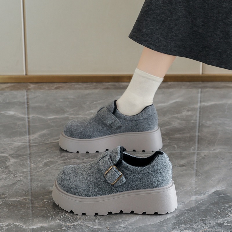 wholesale women's casual shoes